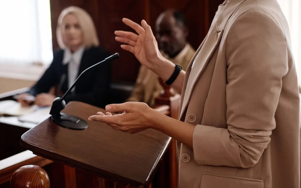 El papel fundamental de los abogados en el testimonio judicial