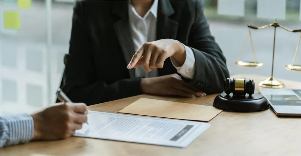 Plazos legales en España: Asesoría de abogados sin vida