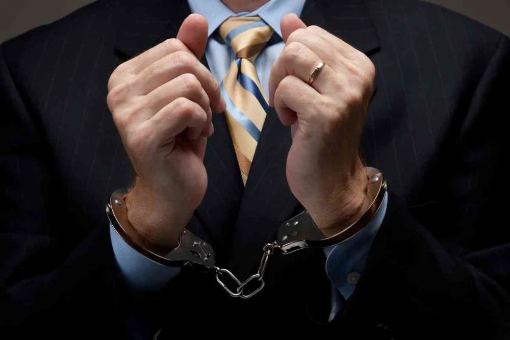 Ejemplos de delitos federales explicados por abogados expertos