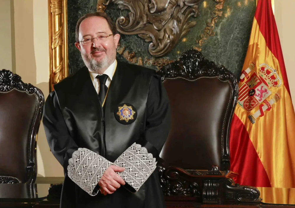 Abogados en conflictos bélicos: el poder durante la guerra en España