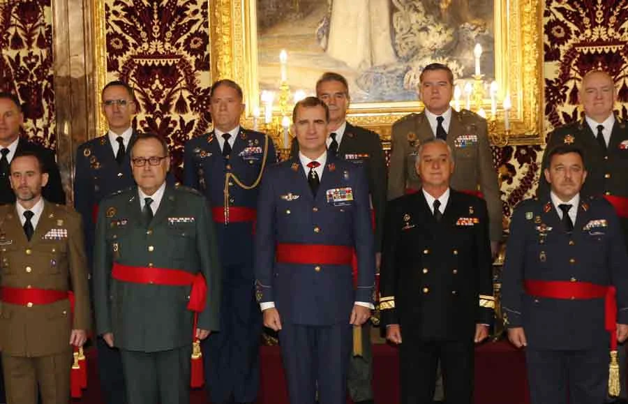 Consejos de etiqueta militar para abogados en comunicación