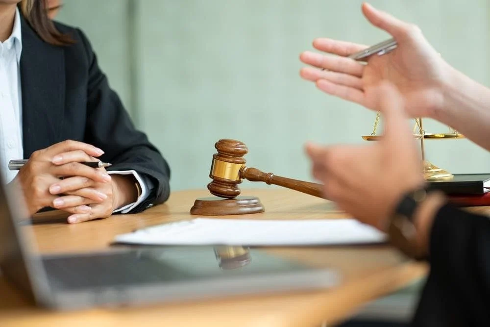 Obligaciones del derecho mercantil: protege tu negocio con expertos