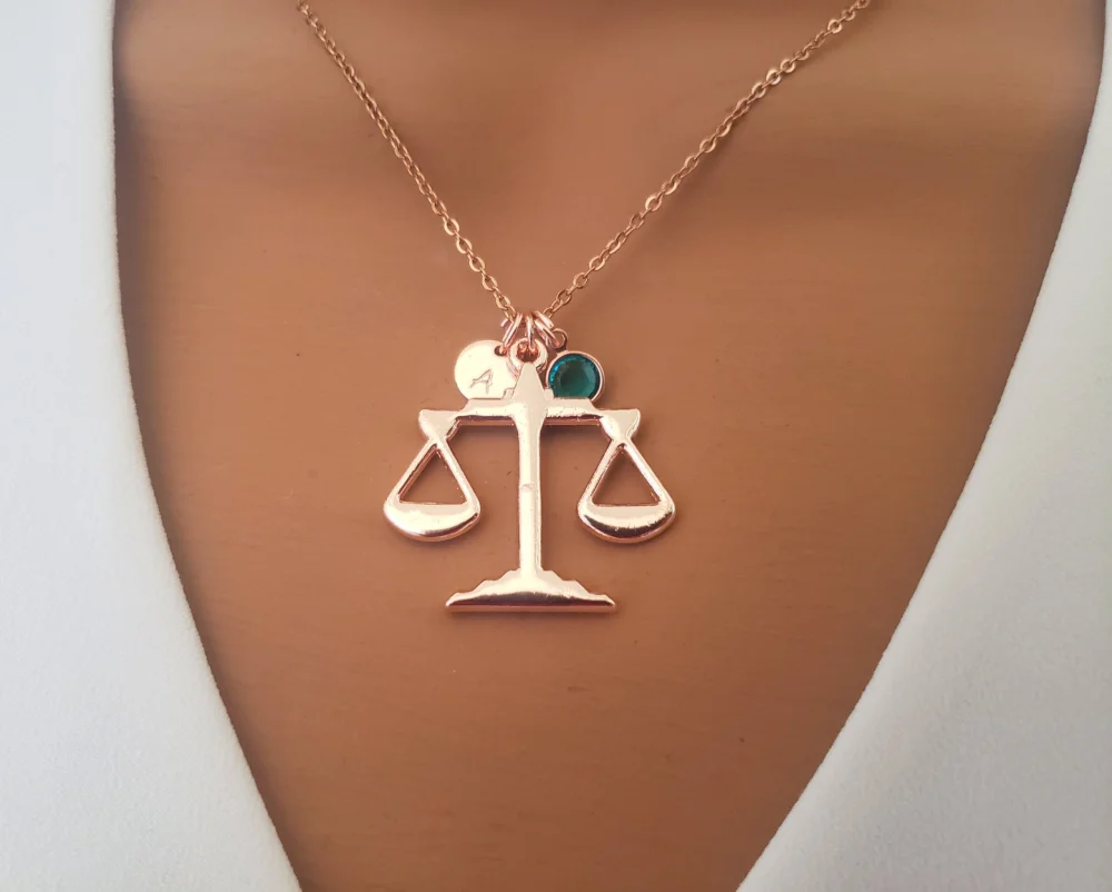 Collares en el tobillo: guía legal y asesoría de abogados