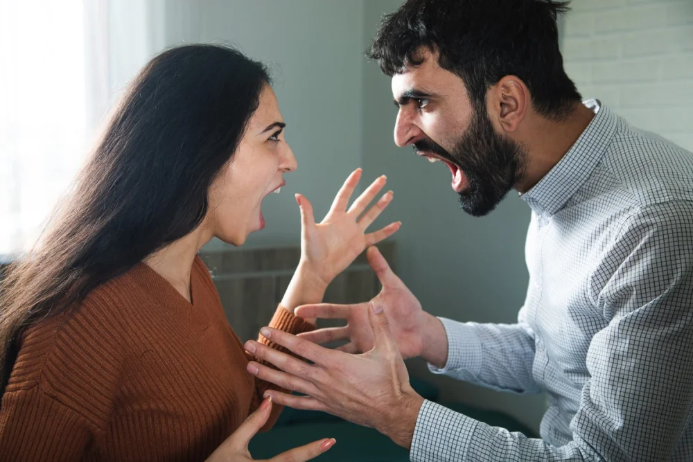 Consecuencias legales de la amenaza: opinión de abogados expertos