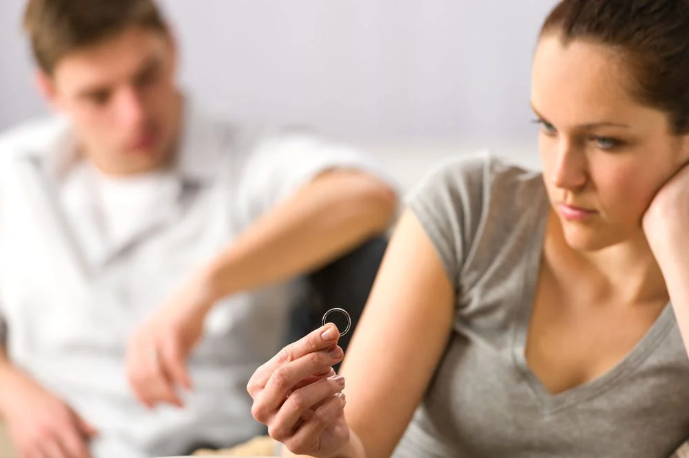 Ventajas del divorcio por infidelidad: guía de abogados expertos
