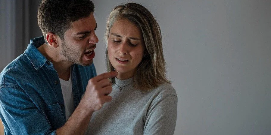 Implicaciones legales al retirar denuncia de violencia de género
