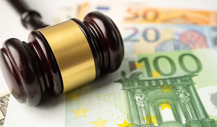 Salario de abogados marineros: ingresos tras obtener el título