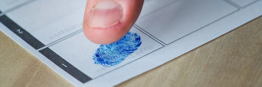 Documentos requeridos para la toma de huellas dactilares en abogados