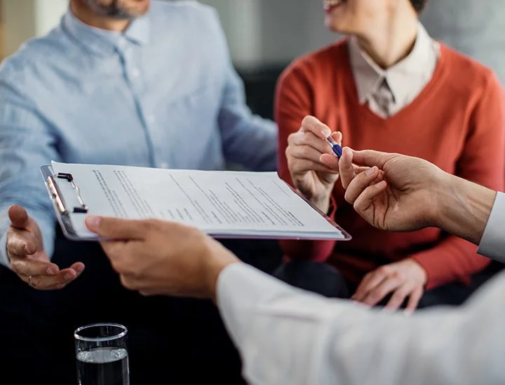¿Donar o heredar? La opción más económica con nuestros abogados