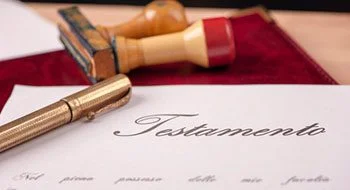 ¿Quién asume los honorarios legales en una herencia?