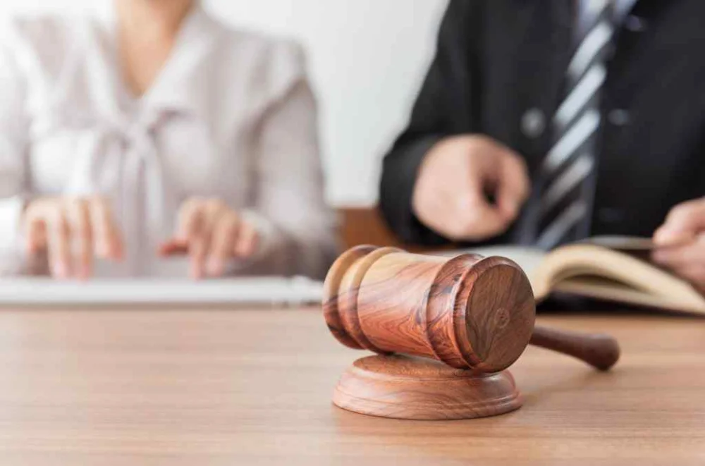 Verifica las deudas de inquilinos con asesoría legal profesional