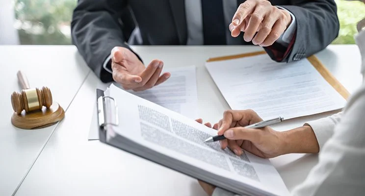 Carrera de abogados: la opción más rentable por ingresos