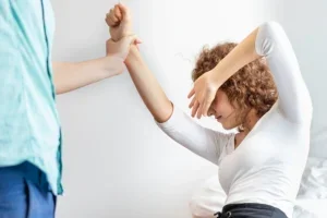 Consecuencias legales de la agresión física: guía de abogados