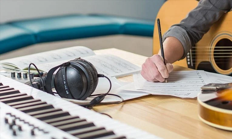 ¿Cuánto cuesta vender una canción? Consejos legales de expertos
