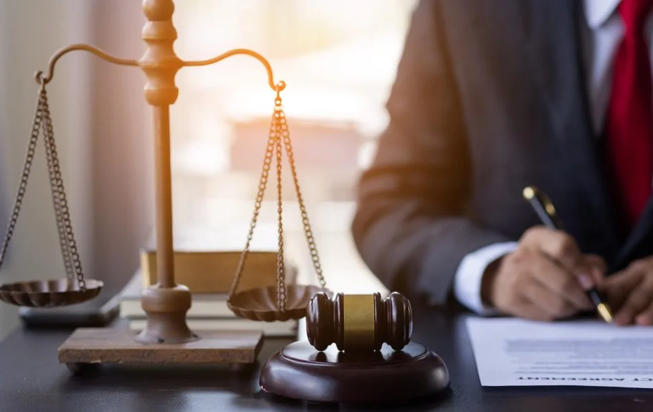 Funciones y responsabilidades de un abogado penal: guía completa