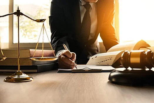 Carreras de abogacía con mayor demanda en el mercado laboral