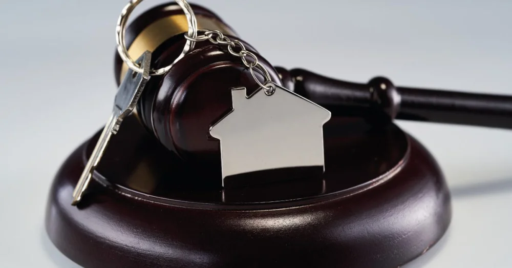 ¿Es legal vender una casa? Consulta con un abogado especializado