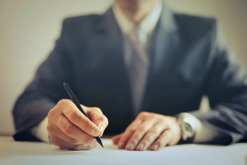 Guía esencial sobre propiedad intelectual de abogados expertos