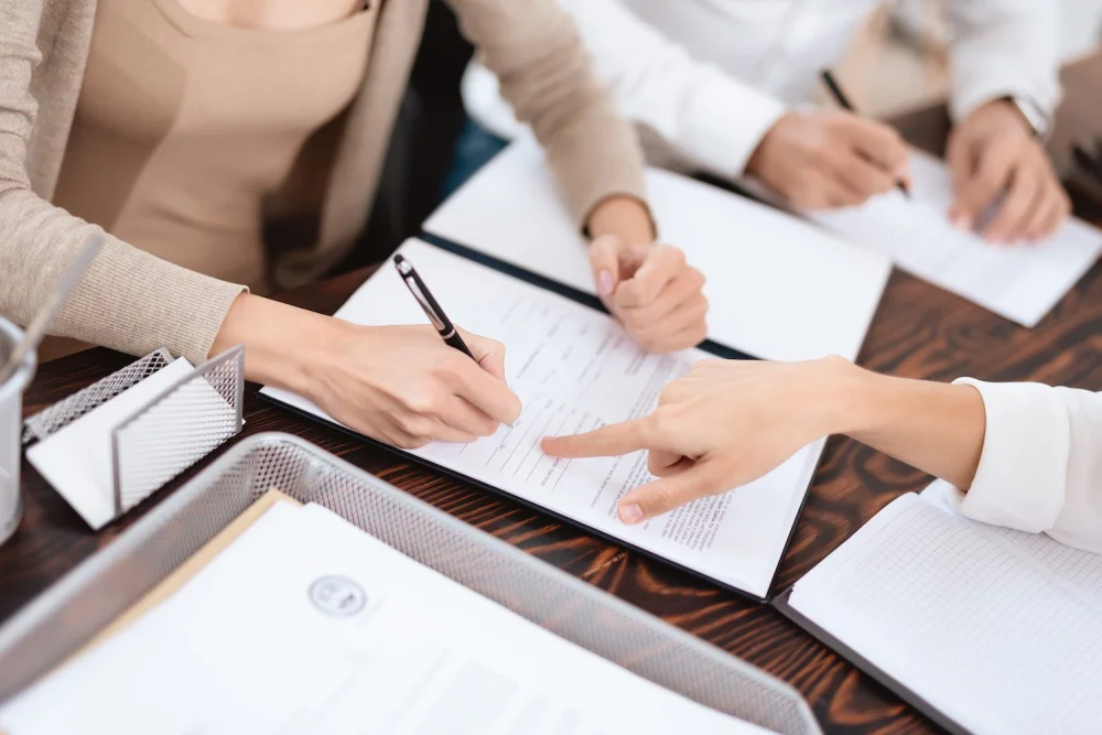 Implicaciones legales de la compraventa sin notariosegún abogados