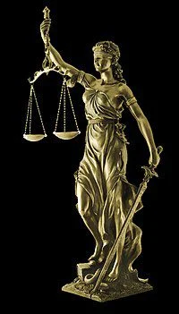 La diosa del derecho y su vínculo con la abogacía