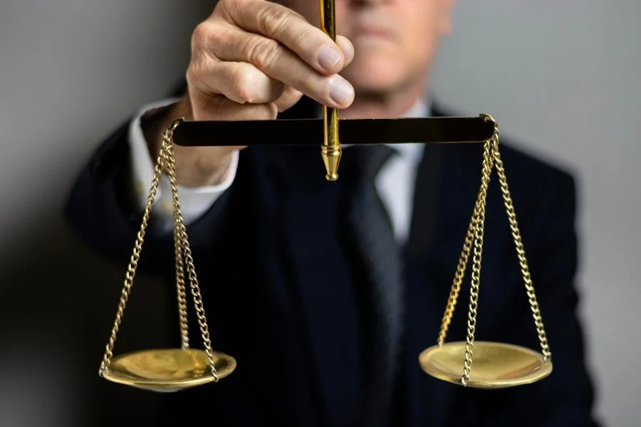 Consecuencias de no asistir a un juicio monitorio