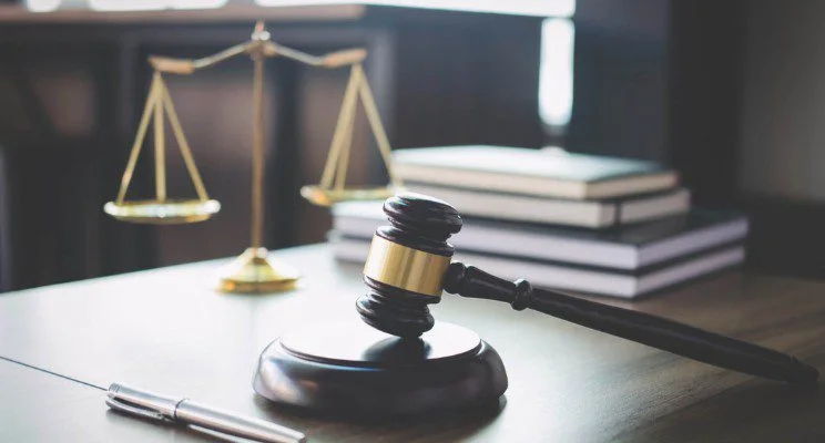 Guía integral de estudio en derecho: consejos de abogados expertos