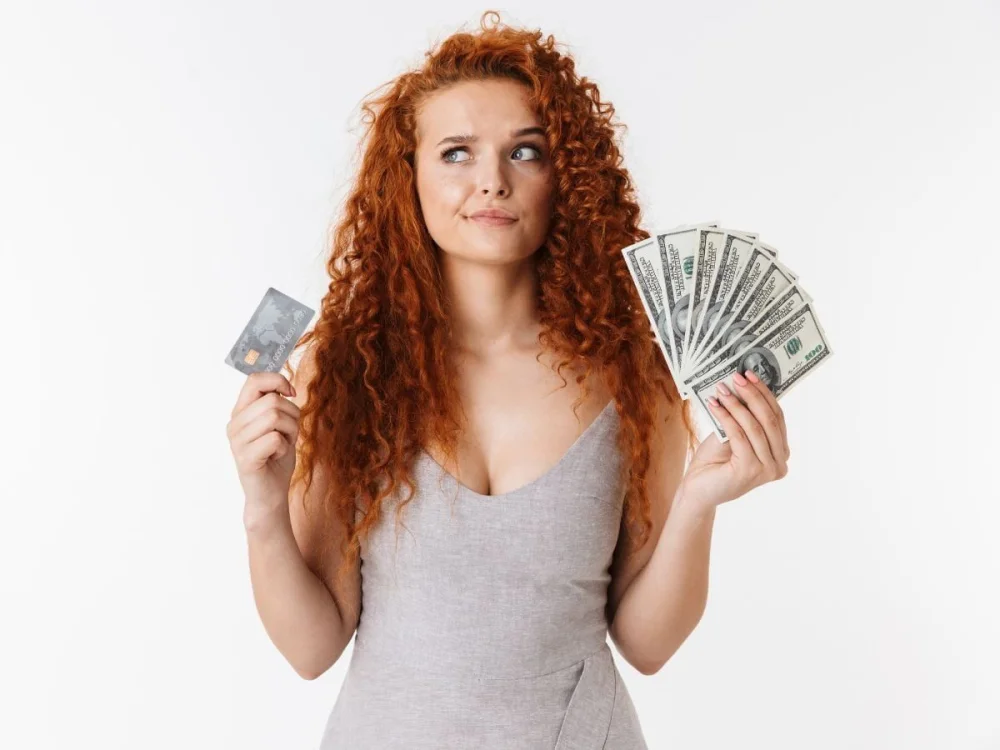 Límite de dinero a retirar del país por familia