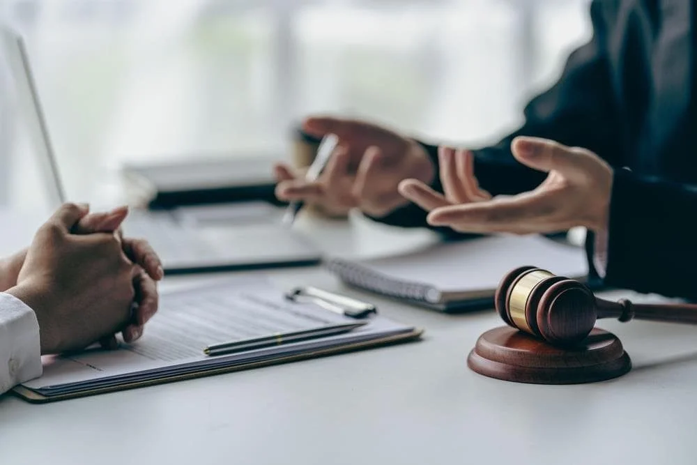 Reclama indemnización por daños y perjuicios con abogados expertos