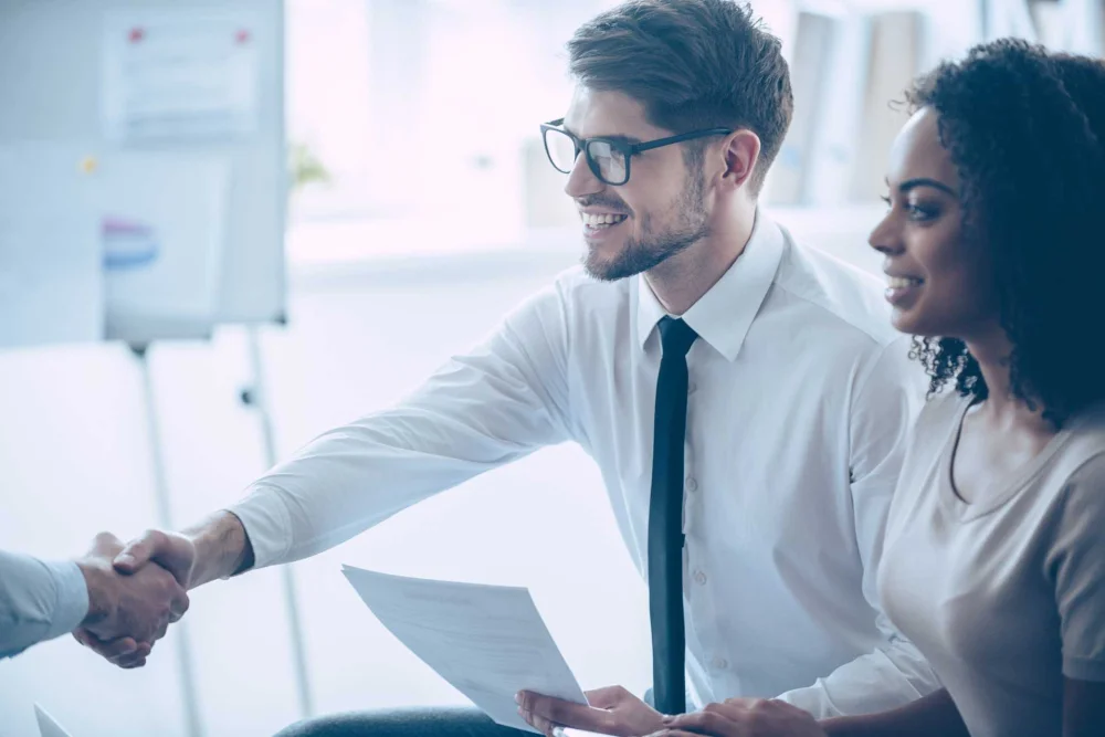 Estrategias efectivas de abogados para recuperar deudores