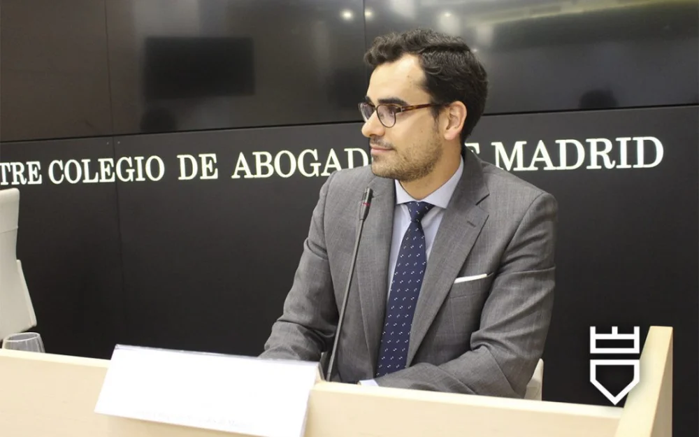 Funciones esenciales del abogado defensor: lo que debes conocer