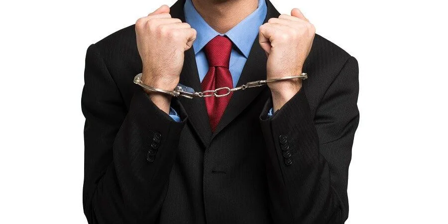 Implicaciones legales de omitir el curso de sensibilización: opiniones de abogados
