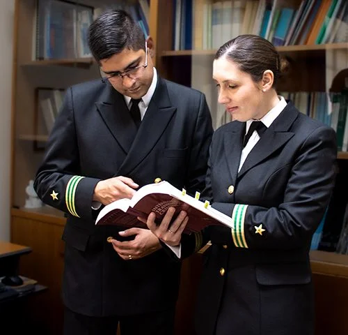 Oportunidades laborales para abogados en el ámbito naval