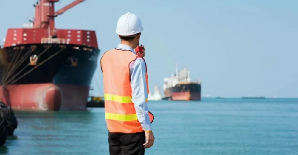 Salario y remuneración de un piloto de barco: guía esencial