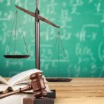 Carreras en derecho para personas con habilidades numéricas