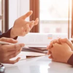 Comunicación efectiva con un notario: consejos de abogados