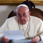 El salario de un papa y el derecho canónico asociado