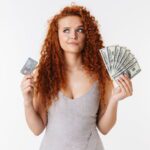 Límite de dinero a retirar del país por familia