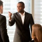 Responsabilidades del liderazgo en conflictos bélicos: abogados expertos